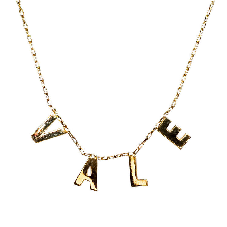 Collar letras separadas